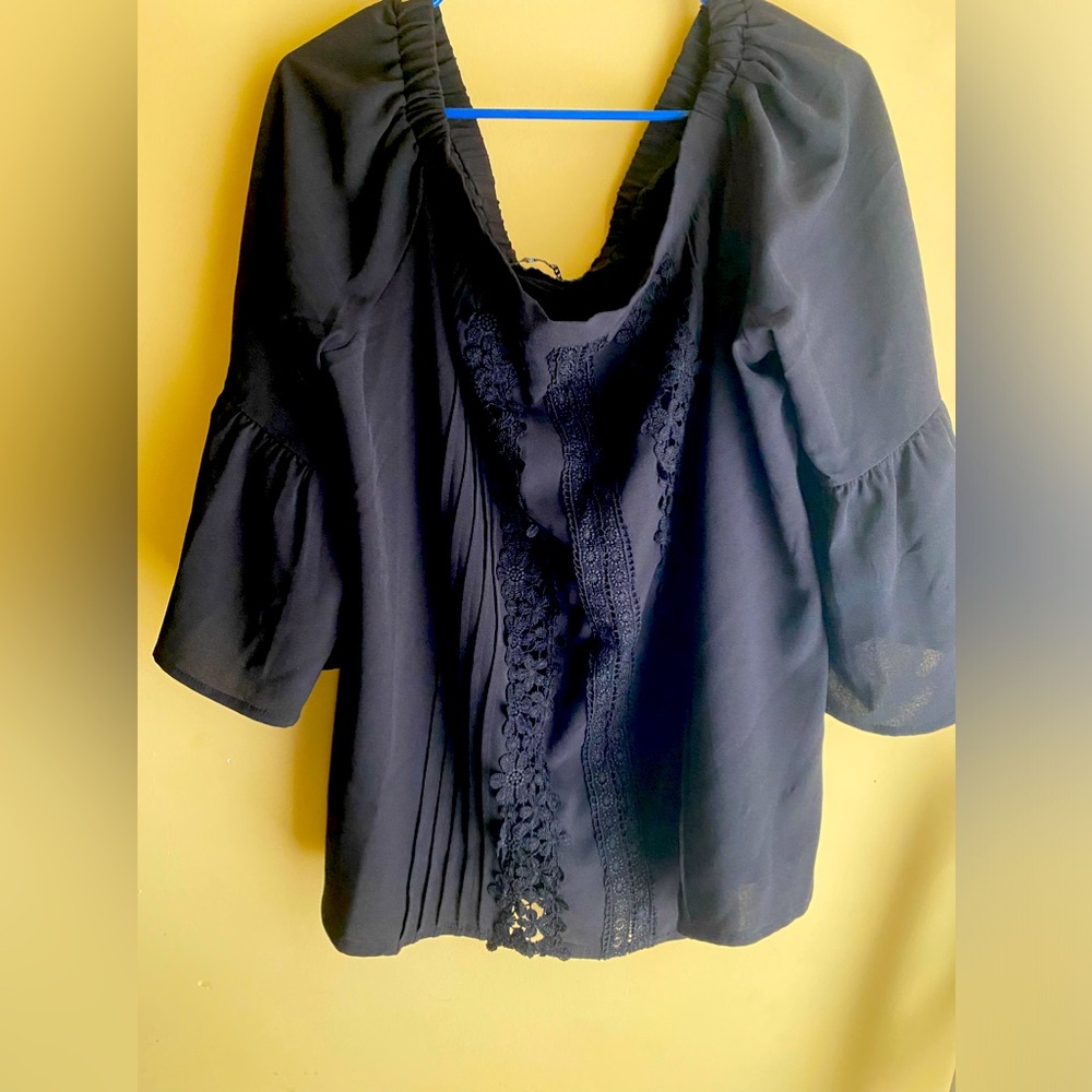 Black wide sleeve OFF the shoulders top!